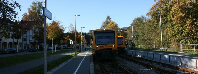 Headerbild comp_4_Bahnverbindung.jpg